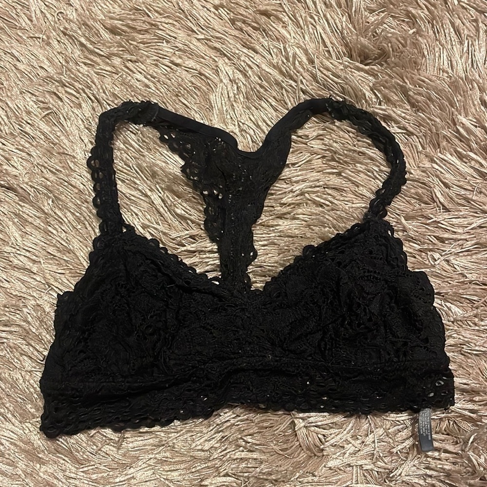 𝅺AERIE Medium Black‎ Bralette